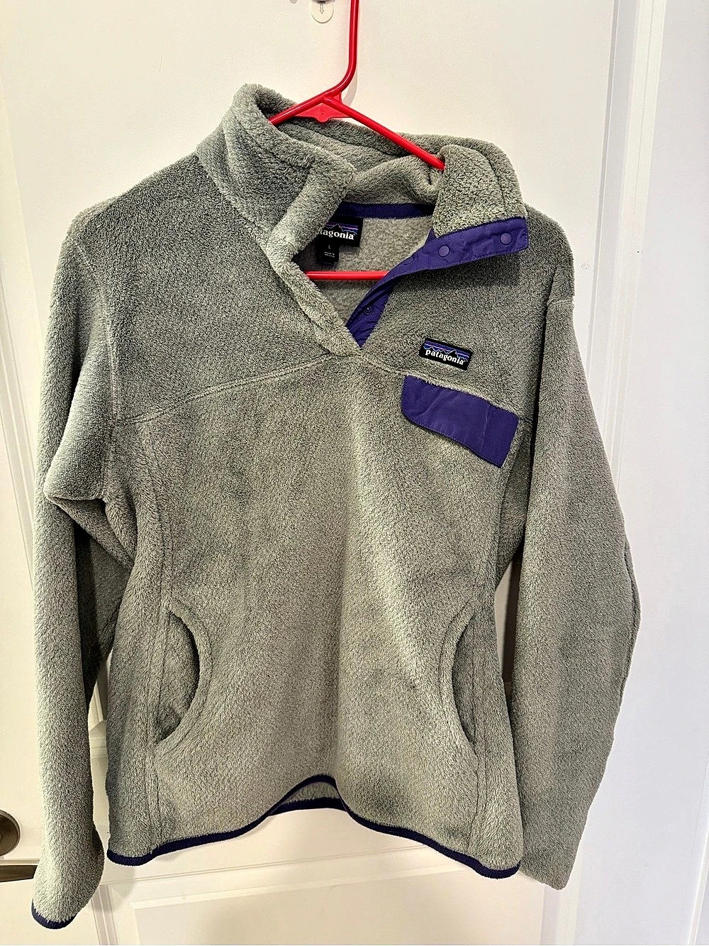Patagonia Women's Lightweight Synchilla Snap-T Pullover Gray & Purple Large